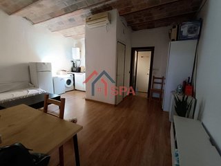Piso en venta en El Raval en Barcelona