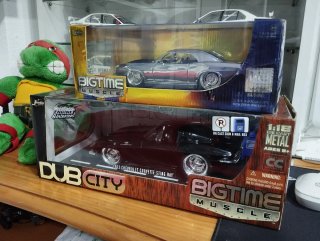 Lote Coches a Escala 1:18 Corvette y 1:24 Camaro