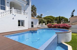 Chalet en alquiler en Elviria en Marbella