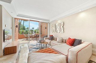 Ático en alquiler en Nueva Andalucía centro en Marbella