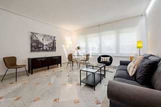 Piso en alquiler en Almagro en Madrid