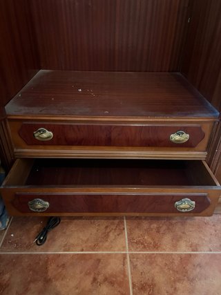 Armario de madera con 4 puertas y espejos