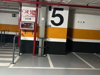 Garaje en alquiler en El Camp de l'Arpa del Clot en Barcelona