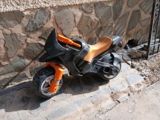 Moto juguete Trial Injusa Negra y Naranja