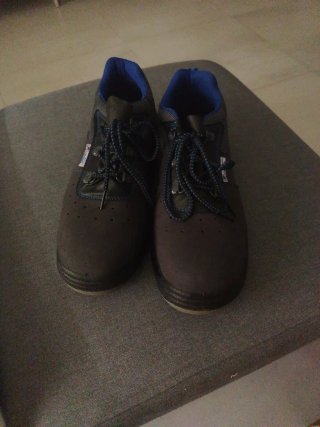 Zapatos de seguridad negros y azules