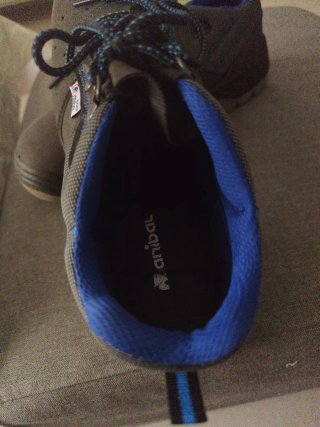 Zapatos de seguridad negros y azules