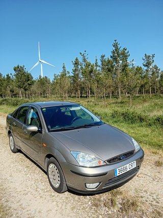 Ford Focus Sedan 1.6 16V 100