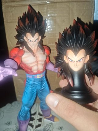 Figura dragón ball vegeta ssj4
