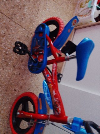 Bicicleta Infantil Spiderman Roja y Azul