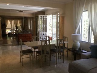 Chalet en alquiler en Nueva Andalucía centro en Marbella