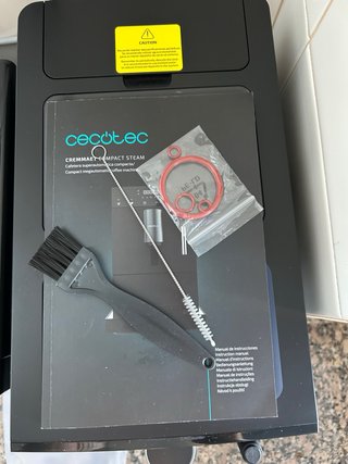 Cafetera Cecotec CREMMAET Compact Steam