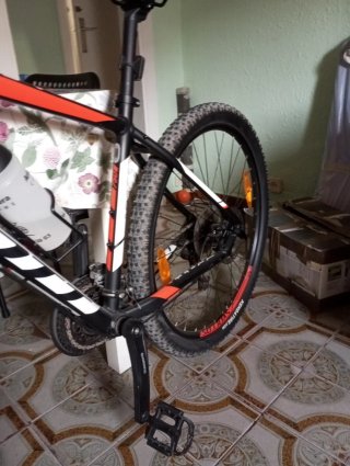 Bicicleta Scott Negra y Roja