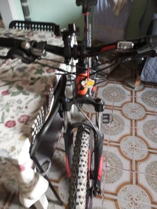 Bicicleta Scott Negra y Roja
