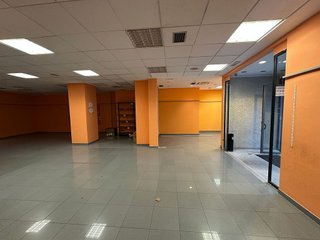Local comercial en venta en San Juan en Pamplona