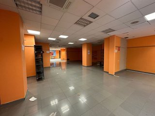 Local comercial en venta en San Juan en Pamplona
