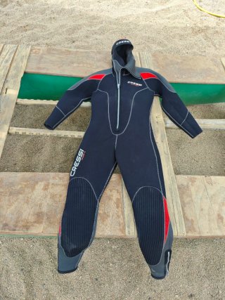 Neopreno Cressi 5mm con capucha Talla L