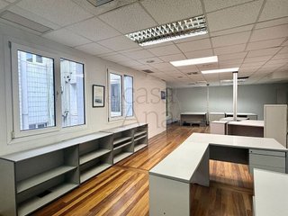 Local comercial en venta en Barrio de Abando en Bilbao