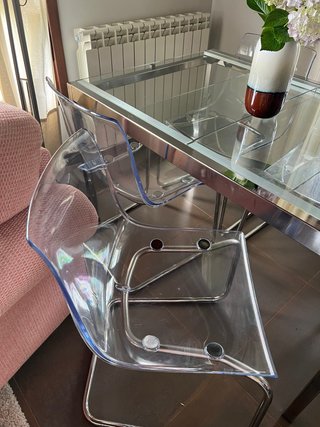 Mesa cristal extensible y 4 sillas