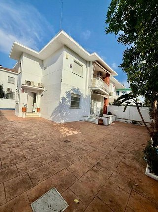Chalet en alquiler en Sector Sur  - La Palmera - Reina Mercedes en Sevilla