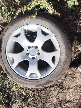 4 Llantas y cubiertas 275/50ZR19