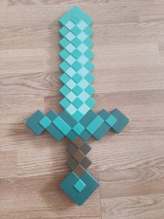 Espada(51cm)Pico(41cm) Minecraft 7€ud 10€ el pack