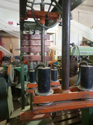 Prensa de Armar Cascos 2300x1500mm Utiles