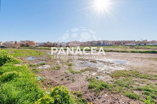 Terreno en venta en Roquetas Centro en Roquetas de Mar