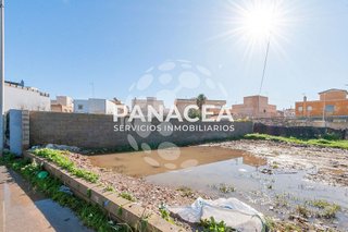 Terreno en venta en Roquetas Centro en Roquetas de Mar