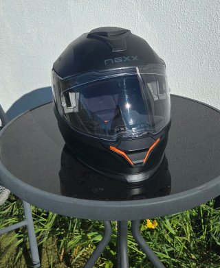 Capacete Nexx Preto com Laranja