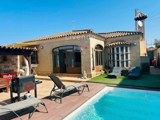 Chalet en venta en Las Lagunas - Campano en Chiclana de la Frontera