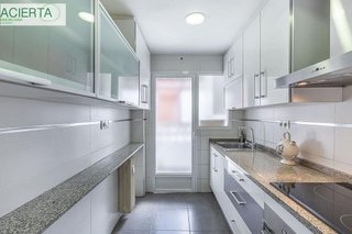 Piso en venta en Barrio de Zaidín en Granada