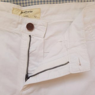 Talla 40 Pantalón corto blanco Stradivarius