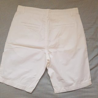 Talla 40 Pantalón corto blanco Stradivarius