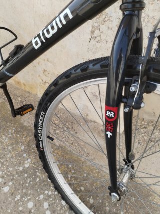 Bicicleta Rockrider B'Twin 26 x 1.95.IMPOLUTA.