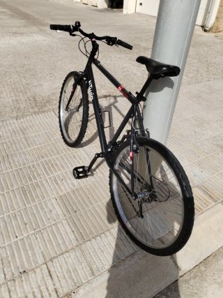 Bicicleta Rockrider B'Twin 26 x 1.95.IMPOLUTA.