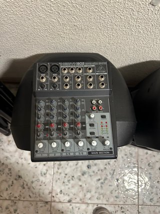 Altavoces amplificados negros