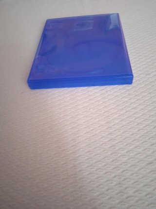 Caja azul vacía PS4