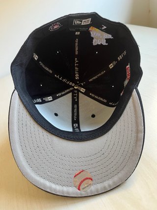 Gorra New Era LA con diseño de frutas