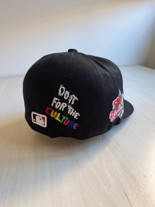 Gorra New Era LA con diseño de frutas