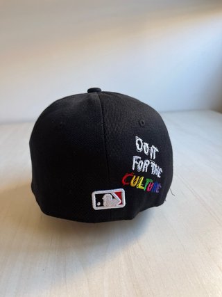 Gorra New Era LA con diseño de frutas