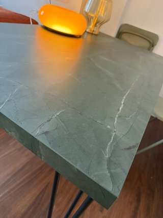 Mesa comedor 140x80 efecto mármol verde