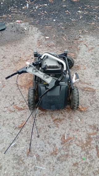 Se vende   Cortacésped para piezas
