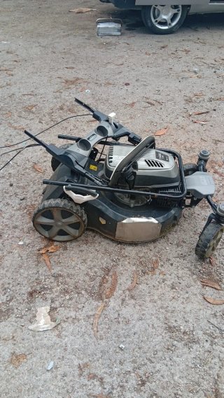 Se vende   Cortacésped para piezas