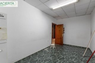 Local comercial en venta en Pajaritos - Plaza de Toros en Granada