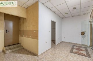 Local comercial en venta en Pajaritos - Plaza de Toros en Granada