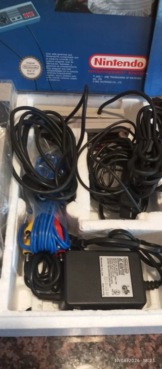 Consola Nintendo NES Control Deck Caja