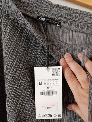 Pantalón fluido Zara gris