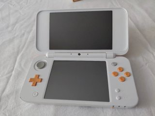 Nintendo 2DS XL Arancione/Bianco con scatola