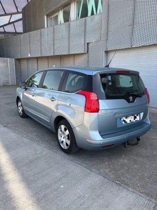 Peugeot 5008 2012