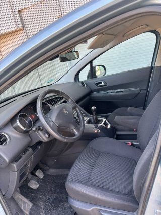 Peugeot 5008 2012